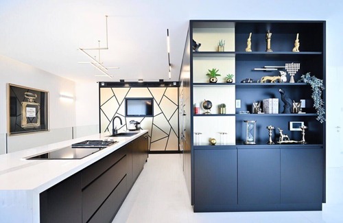 Tel Aviv Apartment | Luxurious 3BR Penthouse with Mamad by HolyGuest