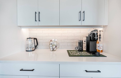 McKinley House | Luxurious 4-Bedroom Retreat with Views in McKinley Beach