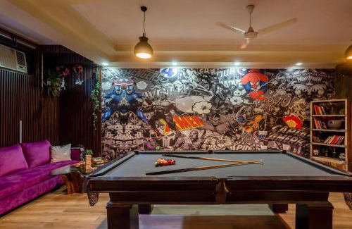 DLF Phase 3 House | Luxurious 4 BHK with Mini Movie Theatre in Gurgaon
