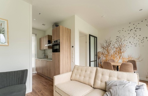 Zeewolde House | Luxurious 4-person house on the water with modern kitchen, direct access to the water and comfortable furnishings. Perfect for rest and relaxation!