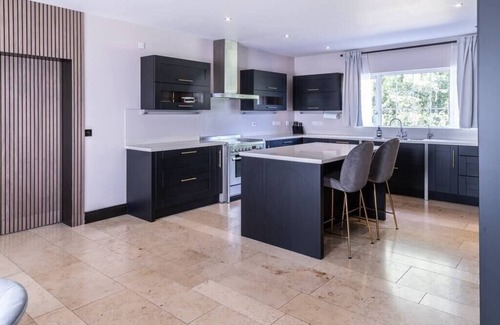 Magherafelt House | Luxurious 4BD family Retreat in Magherafelt