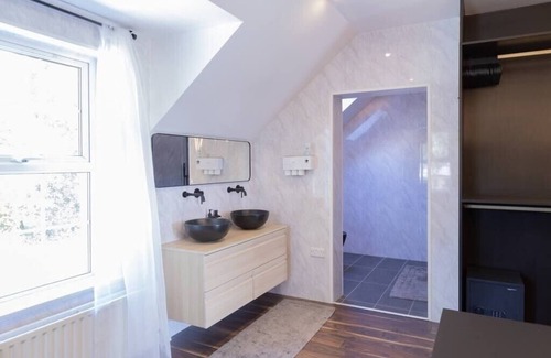 Magherafelt House | Luxurious 4BD family Retreat in Magherafelt