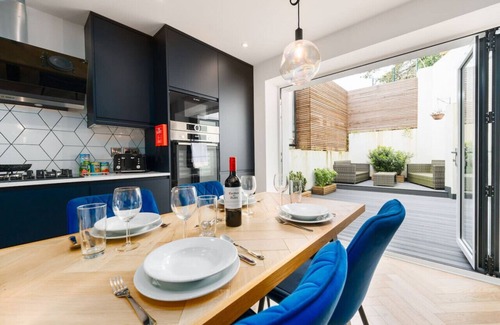 Roath House | Luxurious 4Bd House | Roath Park