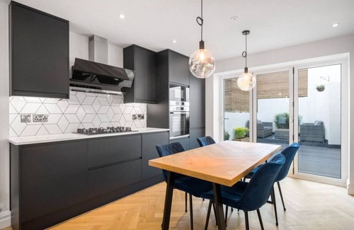 Roath House | Luxurious 4Bd House | Roath Park