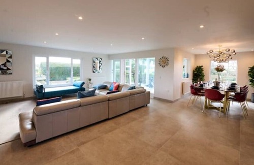 Ham Cottage | Luxurious 5-Bed House with Pool, Hot Tub & Parking
