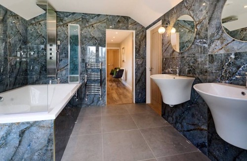 Ham Cottage | Luxurious 5-Bed House with Pool, Hot Tub & Parking