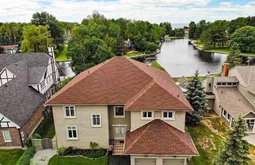 Lagoon City Villa | Luxurious 5 BR/3.5 BA Waterfront Over 5000 SqFt