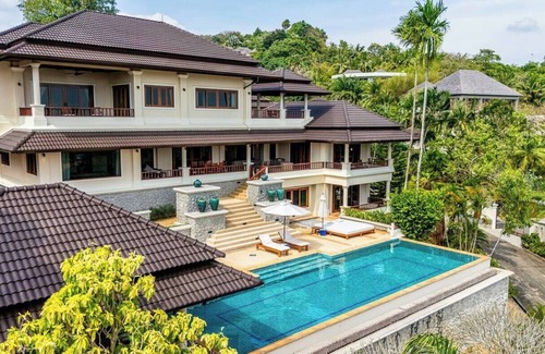 Choeng Thale Villa | Luxurious 6-bedroom Villa Retreat With 25M Pool, Games Room, Pool Bar - PHUKET