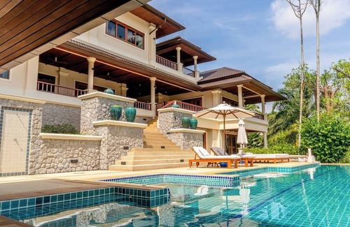 Choeng Thale Villa | Luxurious 6-bedroom Villa Retreat With 25M Pool, Games Room, Pool Bar - PHUKET