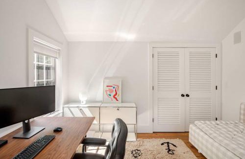 Northwest Harbor Apartment | Luxurious 7Bedroom Retreat with Pool East Hamptons