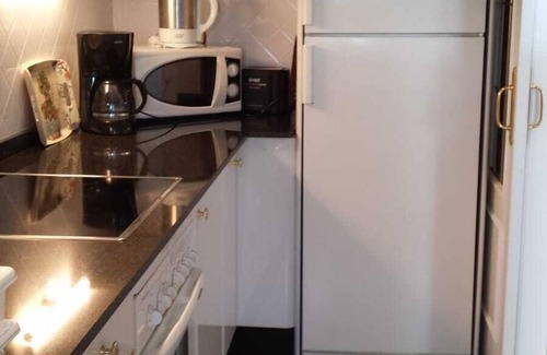 Guardamar del Segura Condo | Luxurious apartment with direct sea view (free WIFI, 5 minutes to the beach)