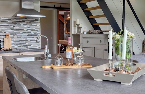 Alphen House | Luxurious and attractive detached house