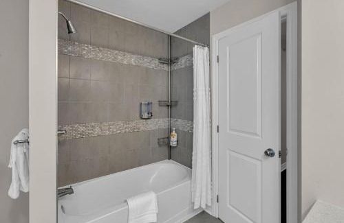 Ottawa Division Villa | Luxurious and Beautiful, Ottawa