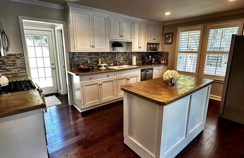 Columbus House | Luxurious and Cozy Midtown Home Near Fort Moore and Uptown