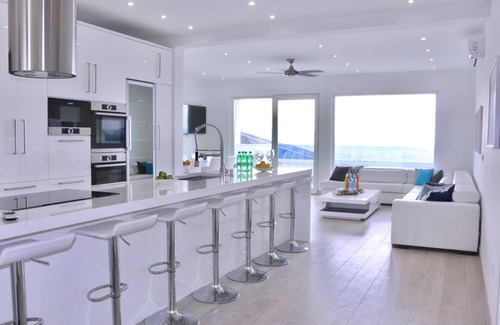 Drasnice Villa | Luxurious and Modern with Pool, Roofdeck, and Views! VillaMelCroatia