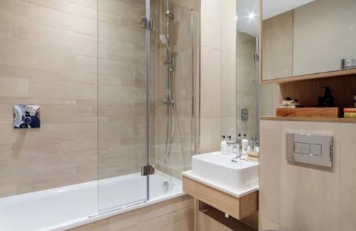 Bromley North Apartment | Luxurious and Spacious 1 Bedroom Apartment in London