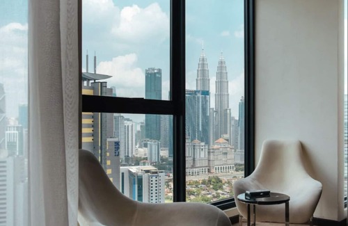 Kuala Lumpur City Centre Apartment | Luxurious Apartment in the heart of the City. With amazing rooftop pool.