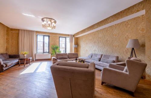 mtatsminda Apartment | Luxurious Apartment In The Central Tbilisi