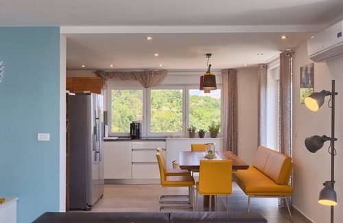 Zagore Apartment | Luxurious apartment with fantastic sea views and a fireplace