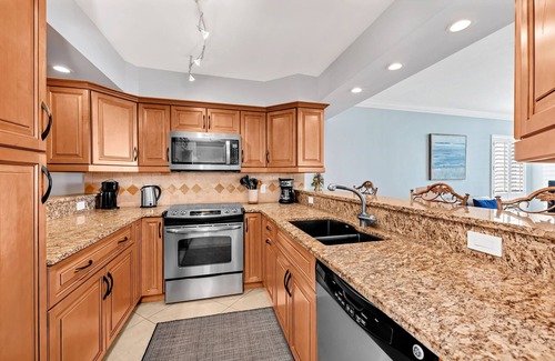 Park Shore Condo | Luxurious Beach Front Condo with Spectacular Views!