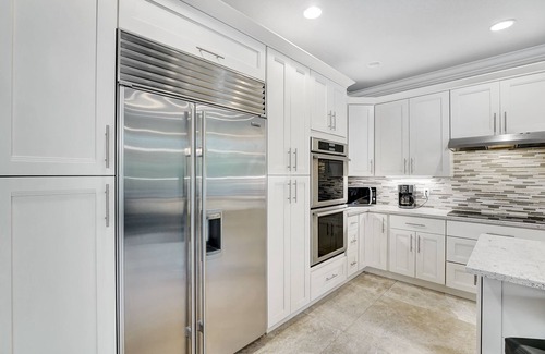 Ocean Ridge Villa | Luxurious Beach Home/Walk To Fun Beach/Gamer Room/Mins. to Downtown DelRay/WiFi