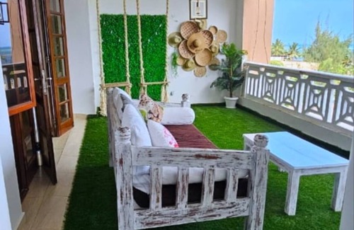 Shanzu Apartment | Luxurious Beachfront Apartment