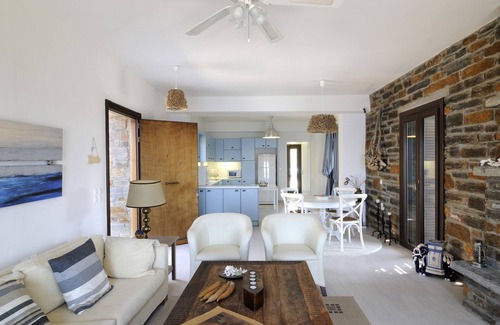 Pisses Villa | Luxurious beachfront villas in secluded area