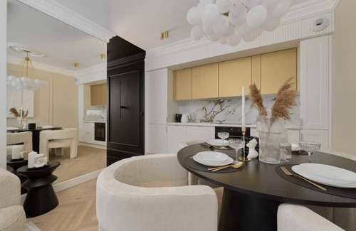 Srodmiescie Apartment | Luxurious Beige Apartment | 13th floor | Wrocław