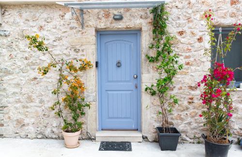 Ipsos Villa | Luxurious bungalow in Ipsos beach