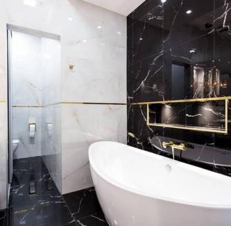Ujlipotvaros Apartment | Luxurious Central King and Queen Bed Park4Free