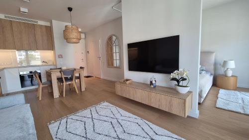 Jezyce Apartment | Luxurious Cinnamon Apartment, self check-in 24h, free parking, air-conditioning