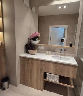 Jezyce Apartment | Luxurious Cinnamon Apartment, self check-in 24h, free parking, air-conditioning