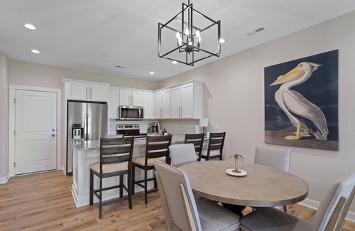 Booneville House | Luxurious Comfort & Convenience