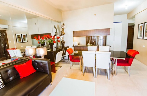 Cebu Condo | Luxurious condo 2BR/2Baths at the heart of the city.