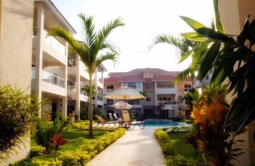 ProCab Condo | Luxurious Condo, 4 Minutes Walk to Beach, Relaxation and Fun