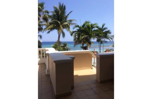 Flankers Condo | luxurious condo beach. front view & spa onsite