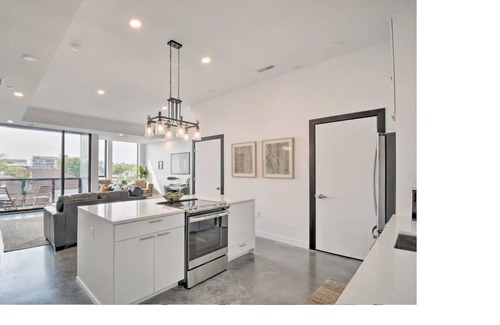 Iowa City Condo | Luxurious Condo in Heart of Downtown Iowa City
