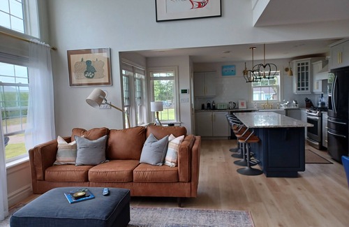 Shediac House | Luxurious cottage in the Heart of Shediac w/firepit, bike trail to Parlee beach!