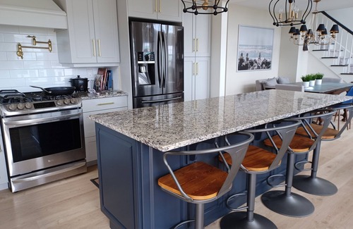 Shediac House | Luxurious cottage in the Heart of Shediac w/firepit, bike trail to Parlee beach!