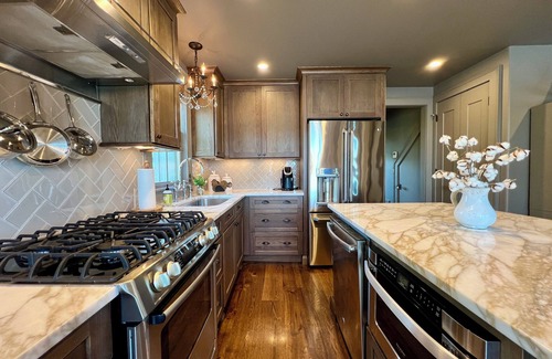 Louisville Cottage | Luxurious Cottage on a Private Island on the Tennessee River