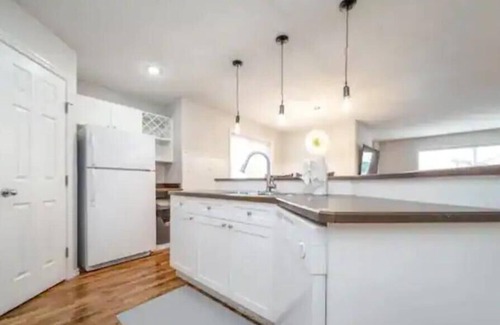 West Edmonton House | Luxurious & Cozy-5bdrm Home-Minutes to WEM-WIFI