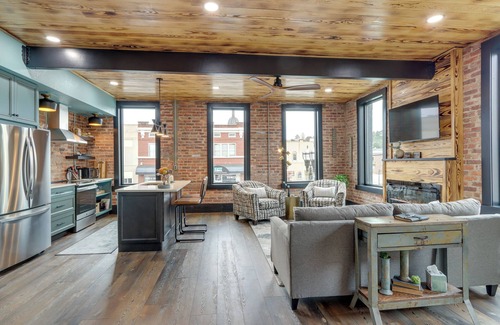 Murphy Apartment | Luxurious Downtown Murphy Vacation Rental Loft!