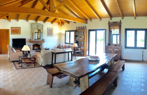 Kymi-Aliveri Villa | ★ Luxurious Getaway. Sparkling Clean. Magical Sunsets.