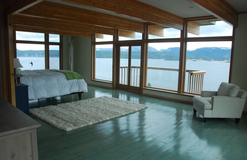 Woody Point House | Luxurious Gros Morne Home Woody Point, close to Tablelands and Green Gardens.n