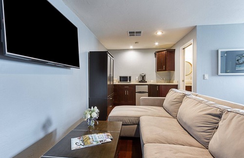Story House | Luxurious Guesthouse with private pool in Central Phoenix near Downtown