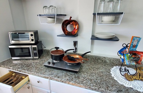 Kennesaw House | Luxurious Hideaway minutes away from downtownWoodstock, KSU, Town Center Mall