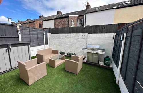 Anfield House | Luxurious Home 60 seconds to Liverpool FC Stadium
