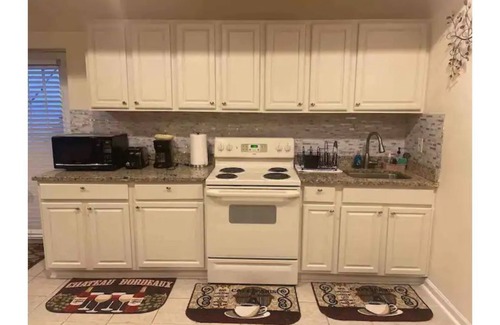 Neabsco Apartment | Luxurious Home Away From Home