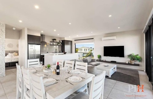 Sunderland Bay House | Luxurious Home Close to The Beach
