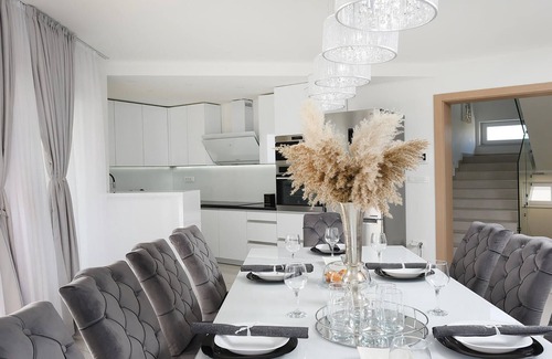 Poljica House | Luxurious home in Vrsi with sauna